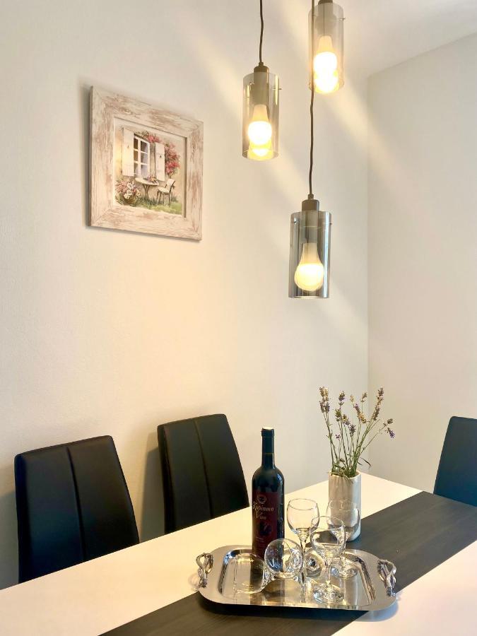 Ema Apartment Pola Esterno foto